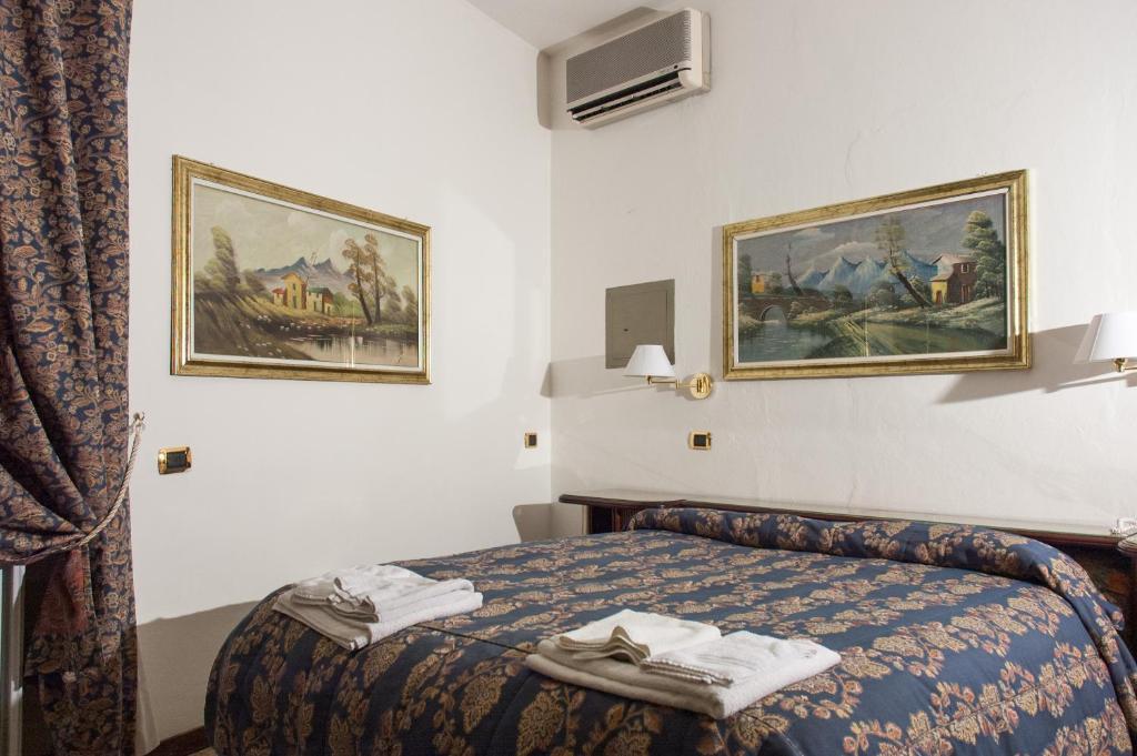 Vip Hotel Piacenza Bagian luar foto